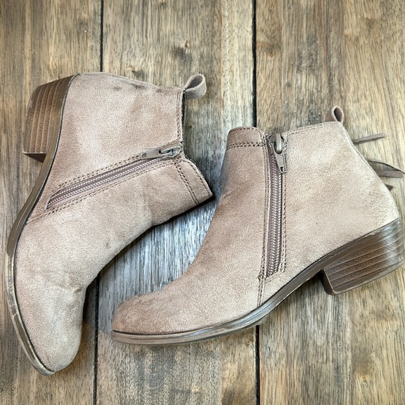 Rampage Little Girls Delilah Tan Suede Short Fringe Zip Ankle Boot / Size 1 - Picture 7 of 11